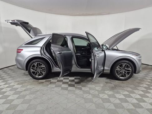 Used 2024 Genesis GV70 2.5T w/ Select Package AWD/4WD image 9