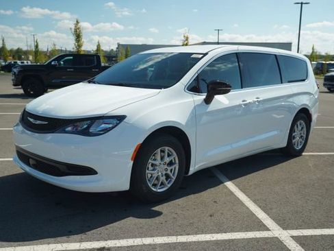 New 2026 Chrysler Voyager LX image 3