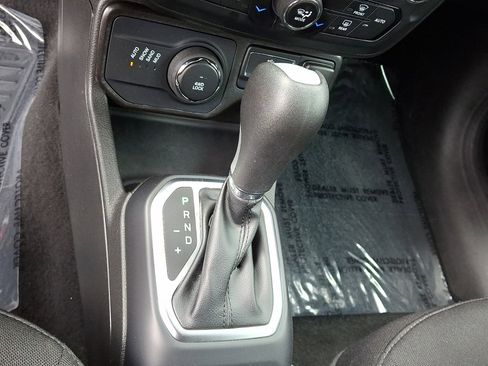 Certified 2023 Jeep Renegade Latitude AWD/4WD image 27