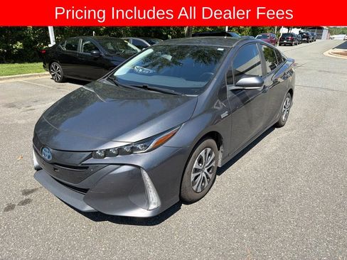 Used 2022 Toyota Prius Prime Limited FWD image 3
