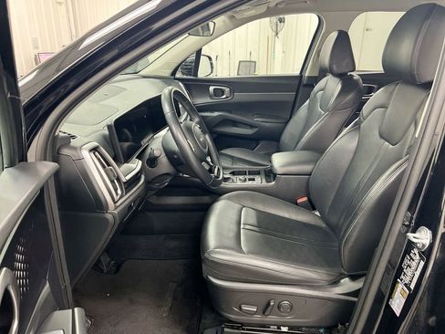 Used 2024 Kia Sorento S FWD image 14