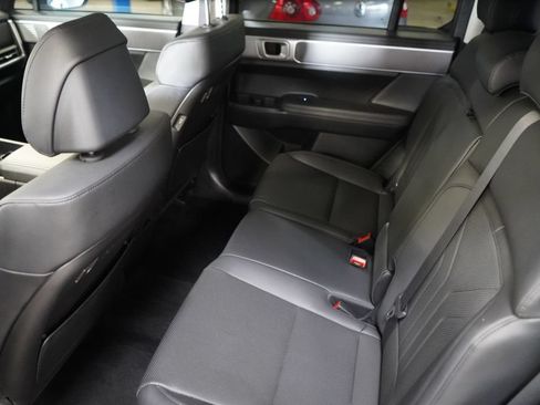 Used 2025 Hyundai Santa Fe SEL FWD image 28