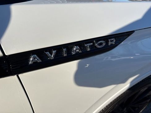 Used 2025 Lincoln Aviator Reserve w/ Jet Appearance Package AWD/4WD image 5