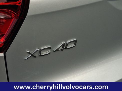 Certified 2025 Volvo XC40 B5 Plus image 29