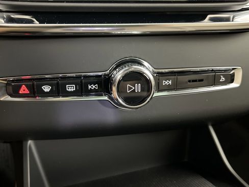 New 2026 Volvo XC90 B6 Plus w/ Protection Package Premier image 16