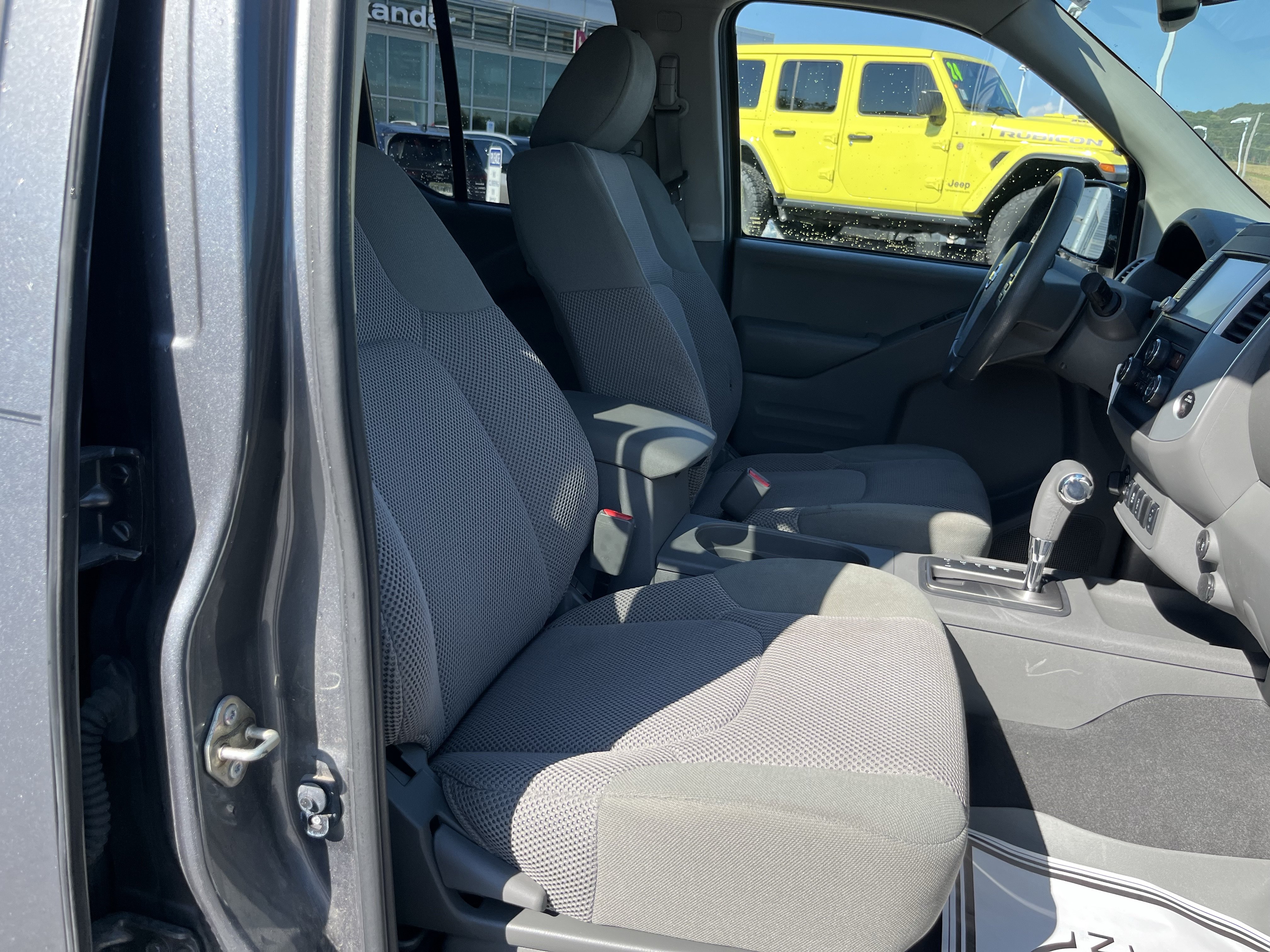 Used 2019 Nissan Frontier SV w/ Value Truck Package AWD/4WD image 3