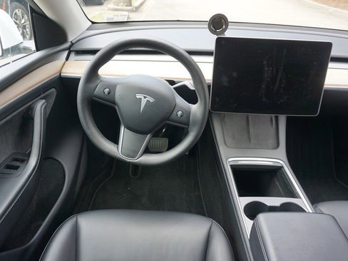 Used 2023 Tesla Model Y Long Range AWD/4WD image 5