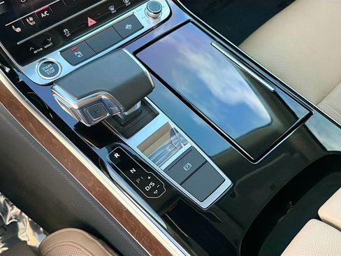 Used 2021 Audi A8 L 3.0T image 29