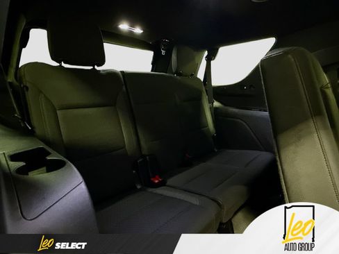 Used 2023 GMC Yukon SLE w/ Gmc Pro Safety Plus Package AWD/4WD image 29