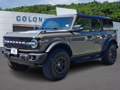 Used 2025 Ford Bronco Badlands AWD/4WD image 3