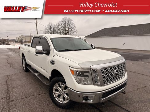 Used 2016 Nissan Titan SL image 1
