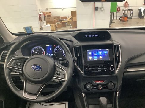 Used 2023 Subaru Forester Premium AWD/4WD image 5