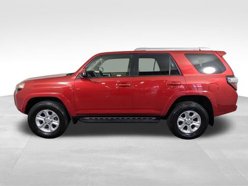 Used 2014 Toyota 4Runner SR5 AWD/4WD image 17