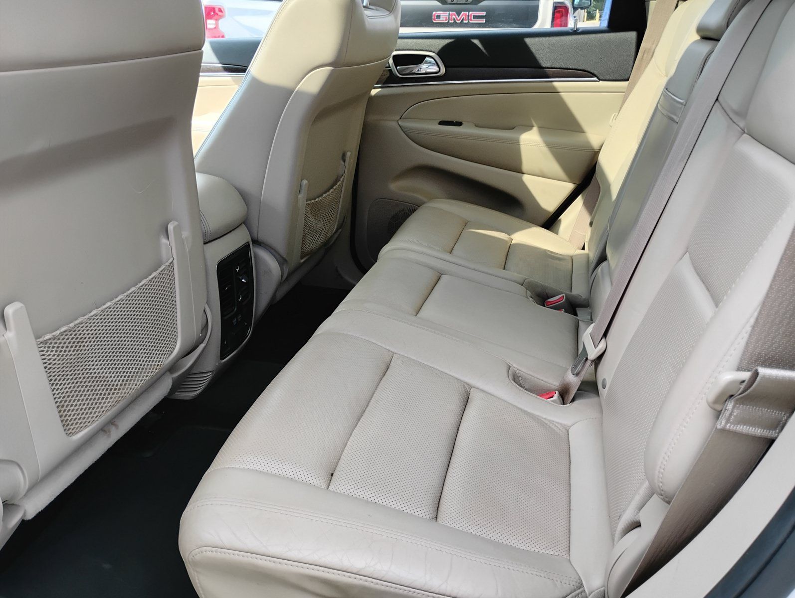 Used 2014 Jeep Grand Cherokee Limited w/ Luxury Group II AWD/4WD image 23