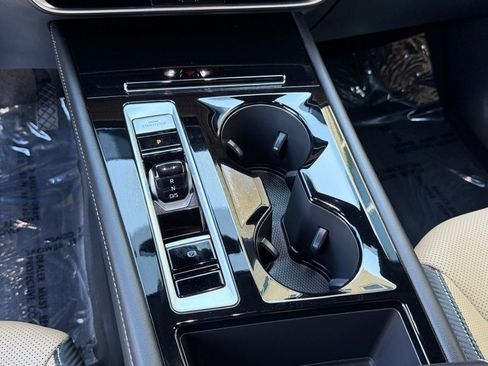 Used 2025 Volkswagen Atlas Cross Sport SE image 27