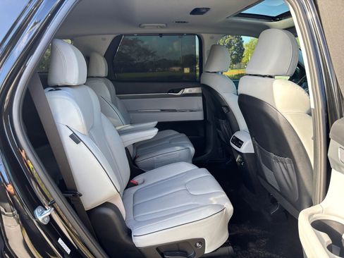 Used 2023 Hyundai Palisade SEL w/ Premium Package image 33