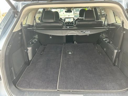Used 2021 Toyota Highlander Platinum image 27