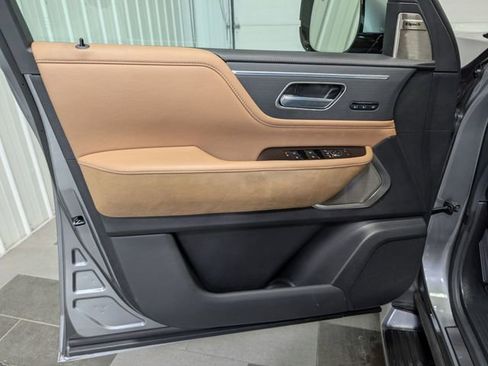 Used 2025 INFINITI QX80 Sensory AWD/4WD image 14