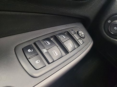 Used 2021 Jeep Cherokee Limited AWD/4WD image 27