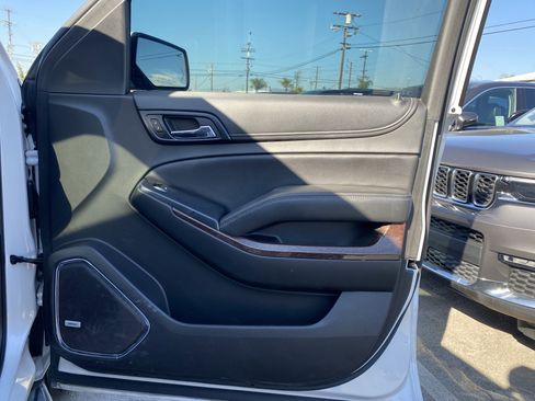 Used 2018 GMC Yukon SLT w/ Premium Edition image 27