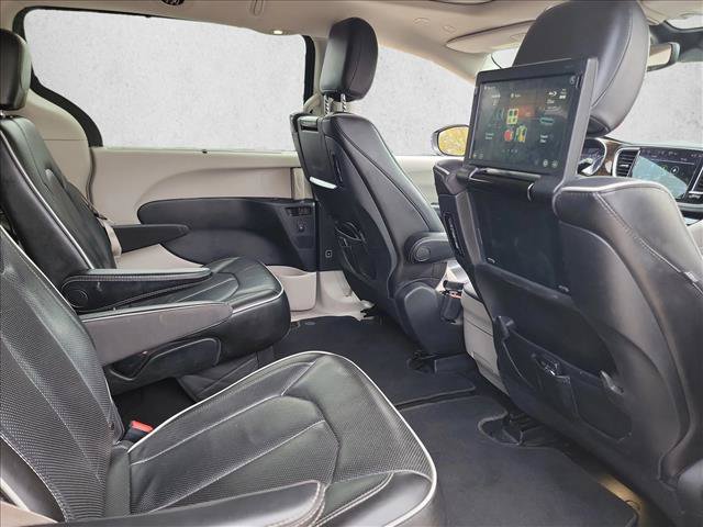 Used 2021 Chrysler Pacifica Limited w/ Uconnect Theater Family Group AWD/4WD image 13