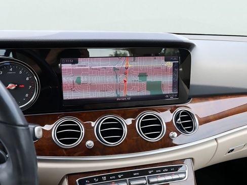 Used 2019 Mercedes-Benz E 300 4MATIC image 22