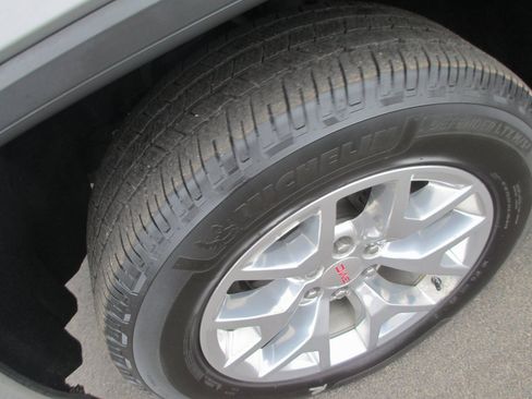 Used 2018 GMC Sierra 1500 SLT w/ SLT Premium Package image 12