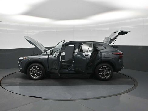 New 2026 Chevrolet Trax LT w/ Driver Confidence Package FWD image 29