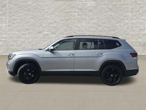 Certified 2023 Volkswagen Atlas SE w/ Black Wheel Package AWD/4WD image 4