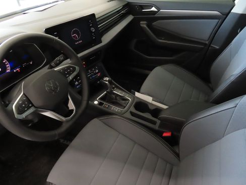 New 2025 Volkswagen Jetta SE image 22