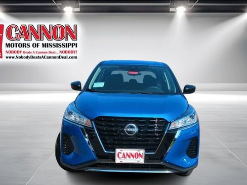 New 2025 Nissan Kicks Play S image 9