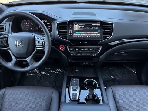 Used 2025 Honda Ridgeline Black Edition image 15