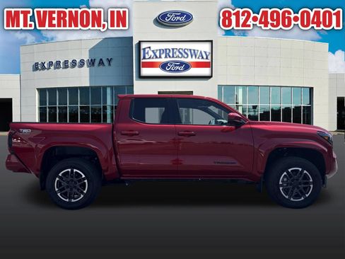 Used 2024 Toyota Tacoma 4x4 Double Cab image 12