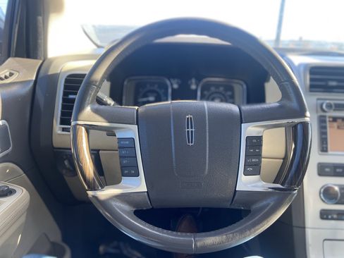 Used 2008 Lincoln MKX AWD image 33