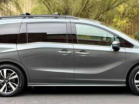 Used 2019 Honda Odyssey Elite image 4