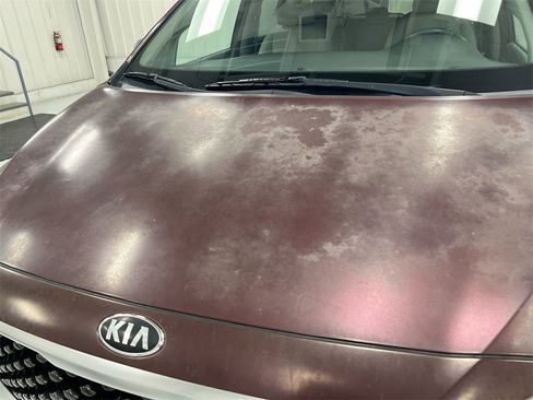 Used 2016 Kia Sedona LX image 30