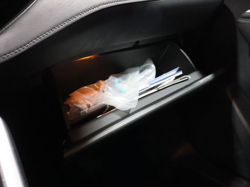 Used 2023 Toyota Highlander XLE AWD/4WD image 33