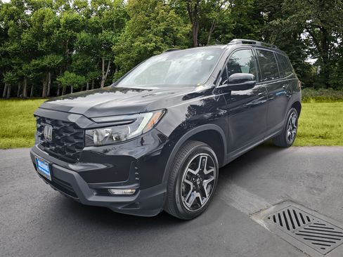 Used 2023 Honda Passport Elite image 3