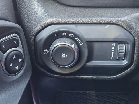 Used 2023 Jeep Wrangler Altitude image 24