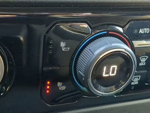 Used 2024 Chevrolet Silverado 1500 RST image 22