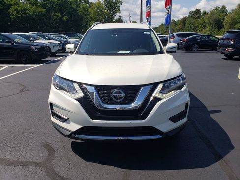 Used 2019 Nissan Rogue SV w/ Premium Package AWD/4WD image 2