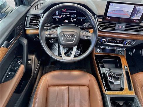Used 2022 Audi Q5 2.0T Premium Plus w/ Premium Plus Package AWD/4WD image 21