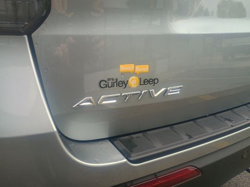 Certified 2025 Ford Explorer Active image 7