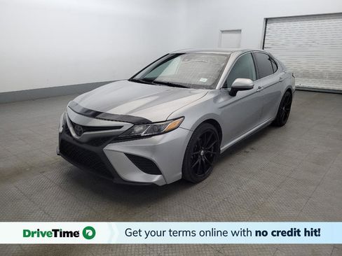 Used 2020 Toyota Camry SE image 1