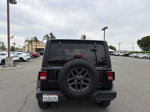 Used 2025 Jeep Wrangler Unlimited Sport AWD/4WD image 6