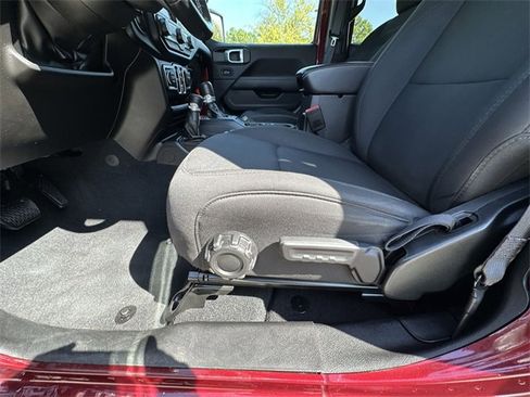 Used 2022 Jeep Wrangler Unlimited Sahara w/ Cold Weather Group image 12