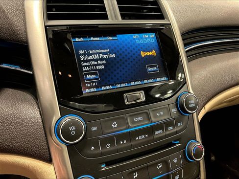 Used 2016 Chevrolet Malibu LT FWD image 14
