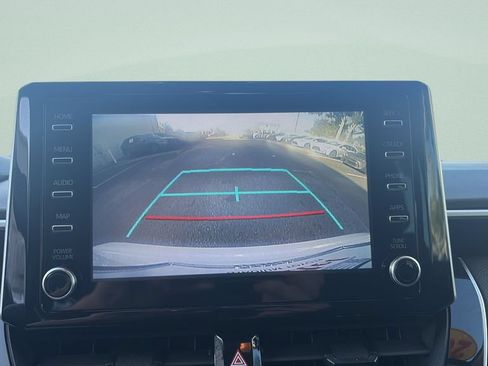 Used 2020 Toyota Corolla LE FWD image 16