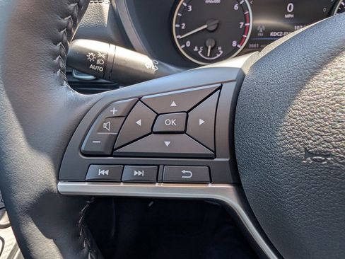 Used 2025 Nissan Sentra SV w/ All-Weather Package FWD image 28