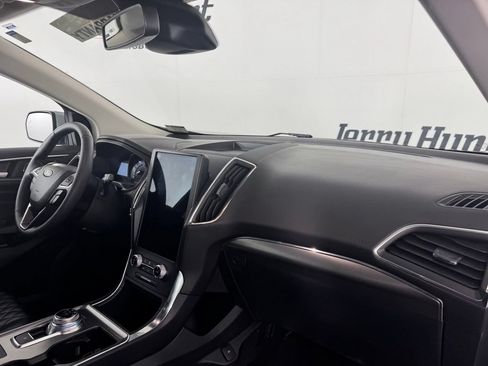 Used 2023 Ford Edge Titanium AWD/4WD image 35